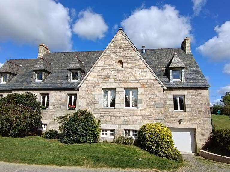 Maison Landivisiau - 6 chambres - 310m²