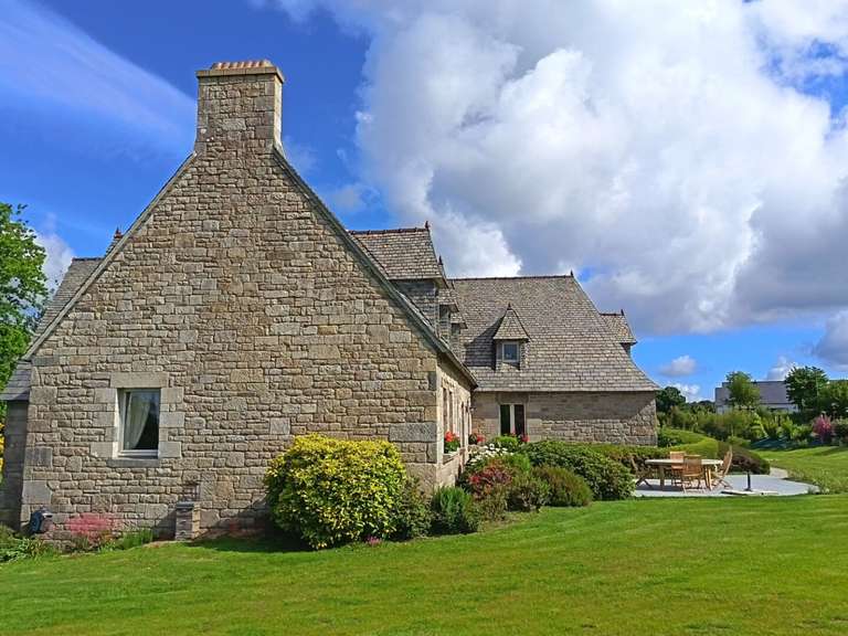 Maison Landivisiau - 6 chambres - 310m²