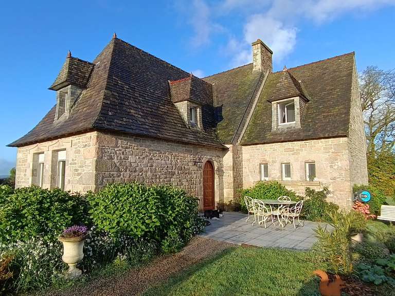 Maison Landivisiau - 6 chambres - 310m²