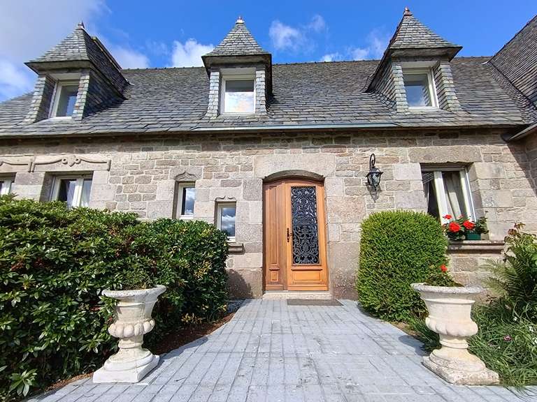Maison Landivisiau - 6 chambres - 310m²