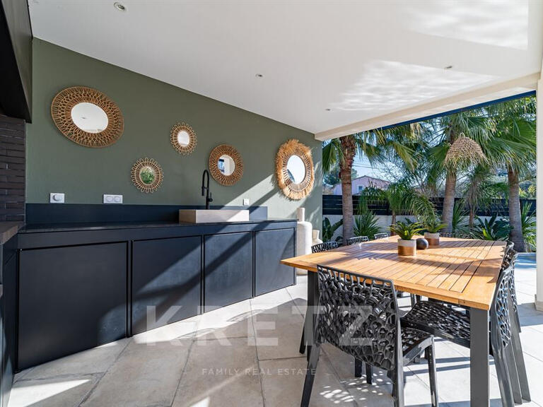 Maison Lansargues - 4 chambres - 220m²