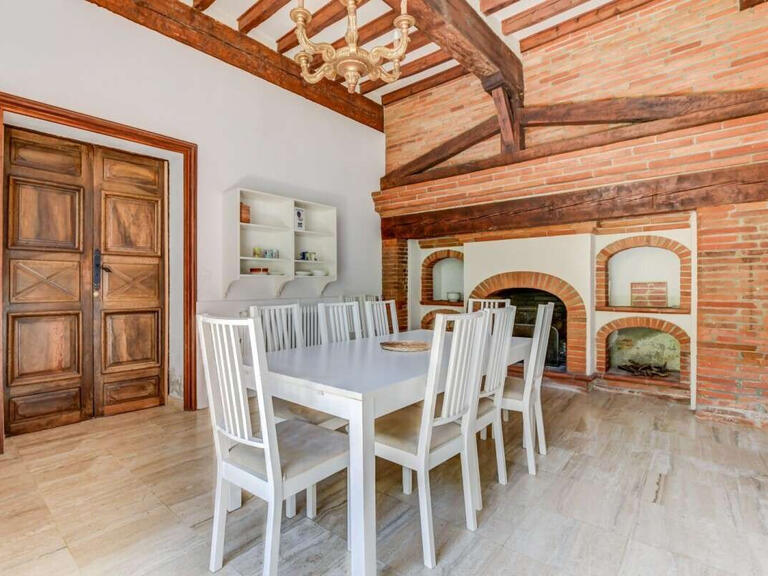 Property Lanta - 8 bedrooms