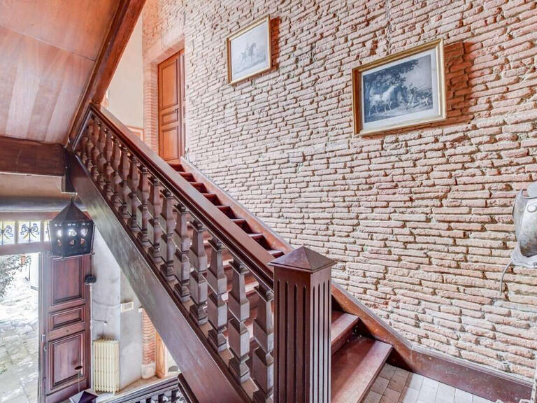 Property Lanta - 8 bedrooms