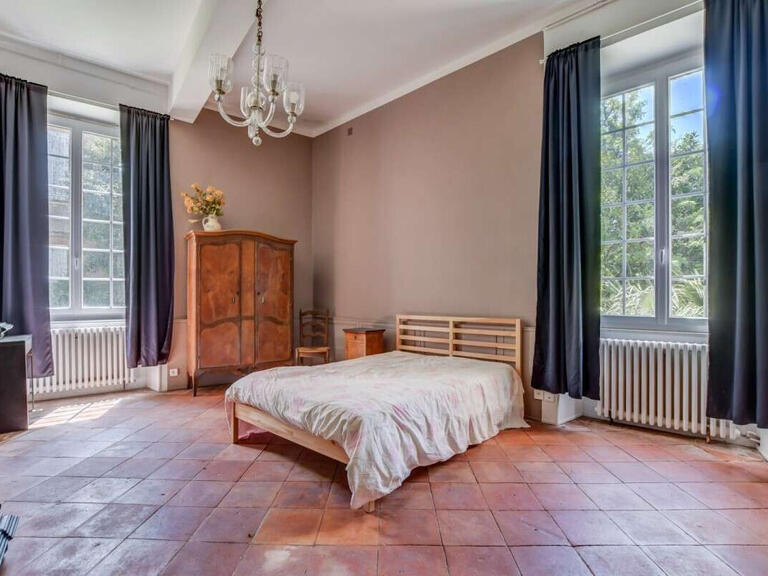 Property Lanta - 8 bedrooms