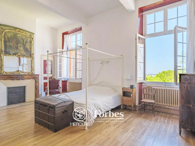 Property Lanta - 8 bedrooms - 575m²