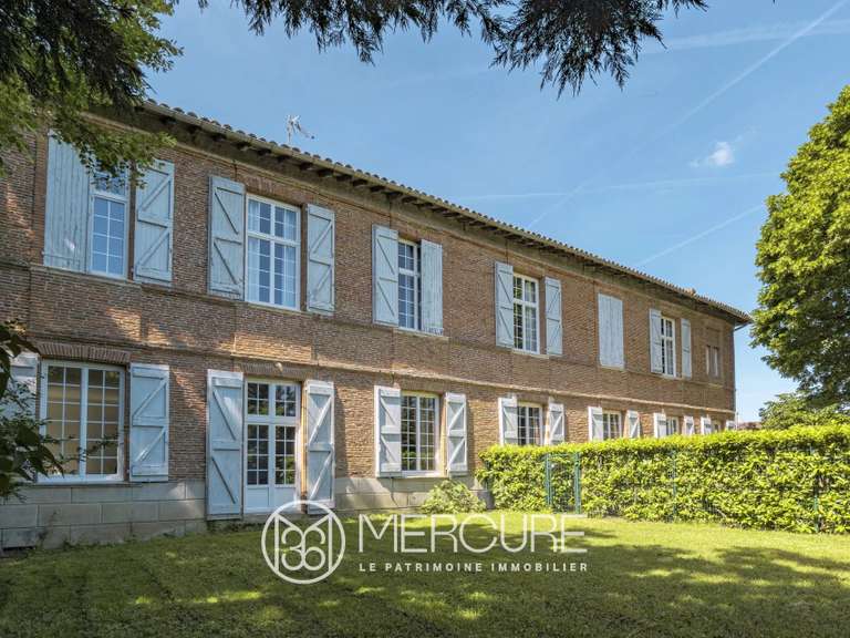 Propriété Lanta - 8 chambres - 575m²