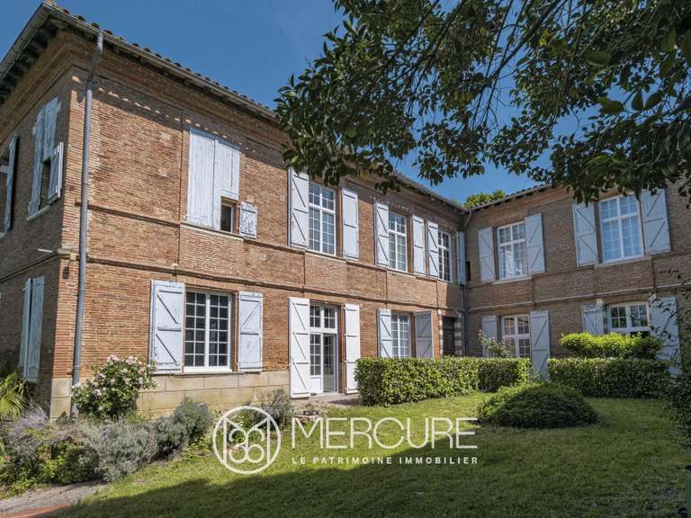 Propriété Lanta - 8 chambres - 575m²