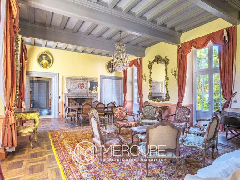 Propriété Lanta - 8 chambres - 575m²