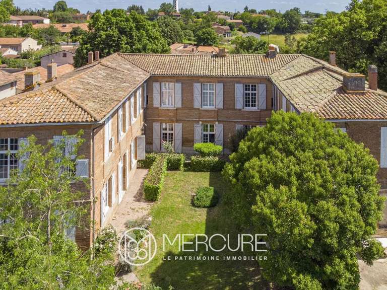 Propriété Lanta - 8 chambres - 575m²