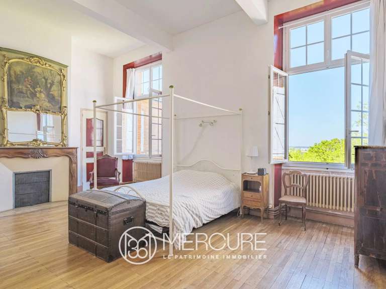 Propriété Lanta - 8 chambres - 575m²