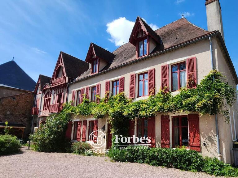 House Lapalisse - 8 bedrooms - 573m²