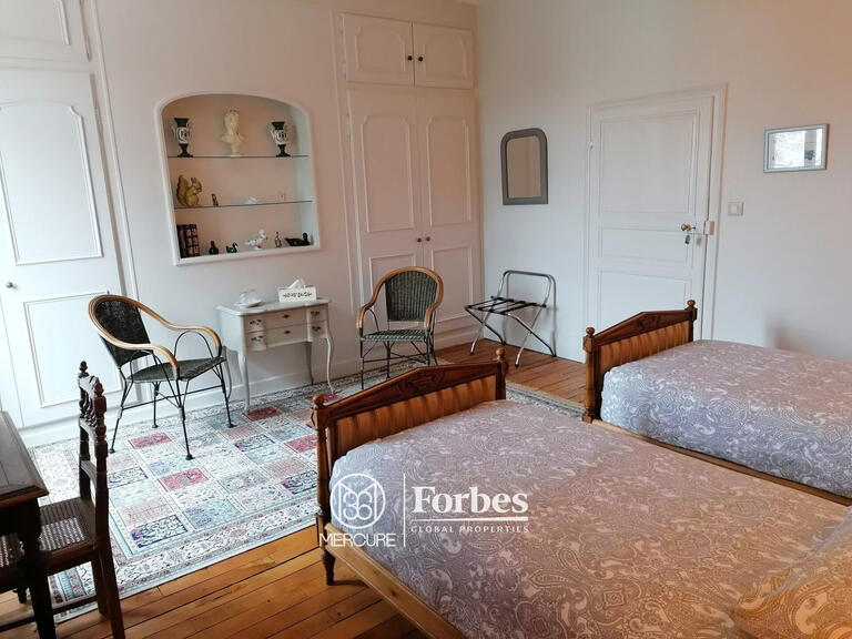 House Lapalisse - 8 bedrooms - 573m²