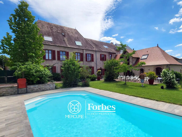 House Lapalisse - 8 bedrooms - 573m²