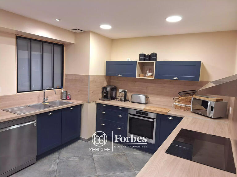 House Lapalisse - 8 bedrooms - 573m²