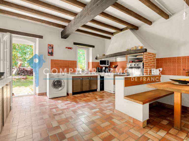 Maison Lapeyrouse-Fossat - 5 chambres - 244m²