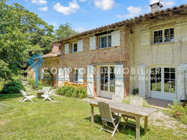 Maison Lapeyrouse-Fossat - 5 chambres - 244m²