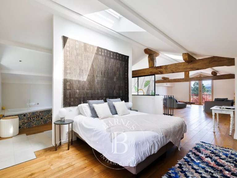 House Larressore - 5 bedrooms - 390m²