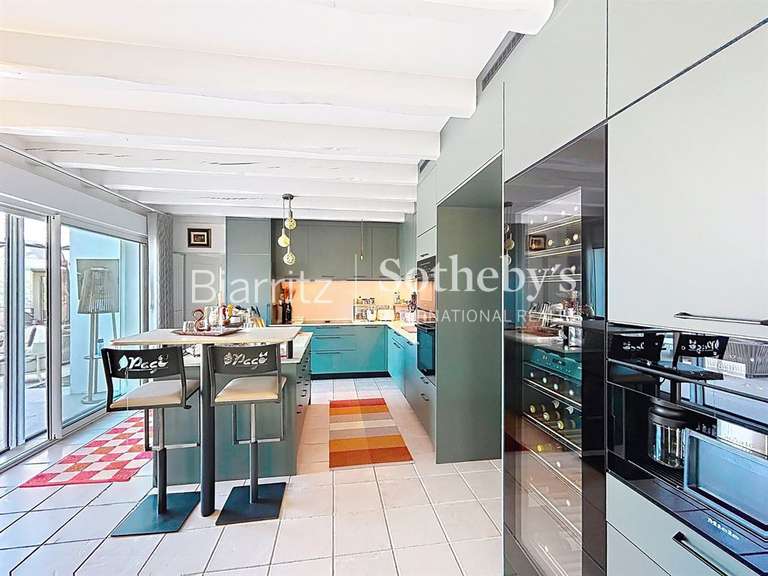 Maison Larressore - 5 chambres - 185m²