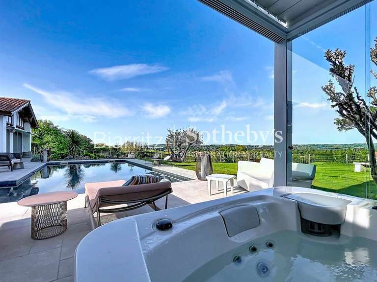 Maison Larressore - 5 chambres - 185m²