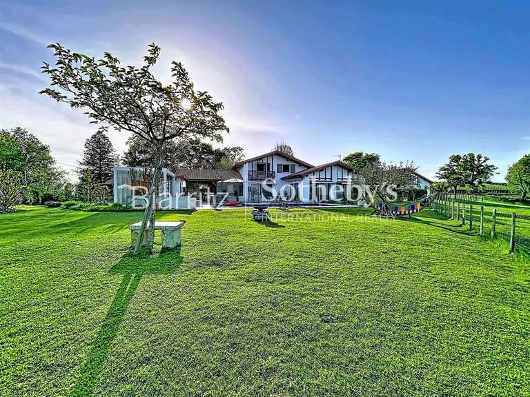 Maison Larressore - 5 chambres - 185m²