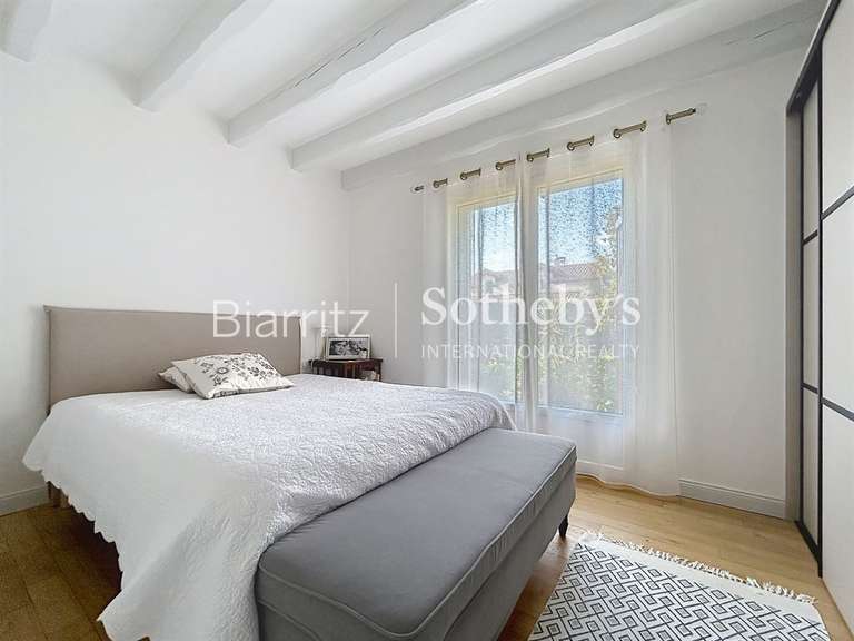 Maison Larressore - 5 chambres - 185m²