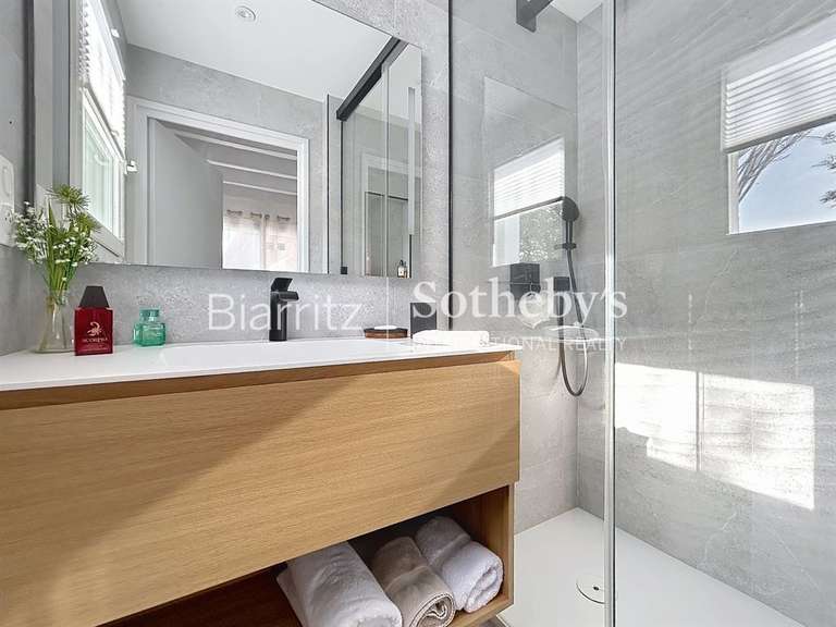 Maison Larressore - 5 chambres - 185m²