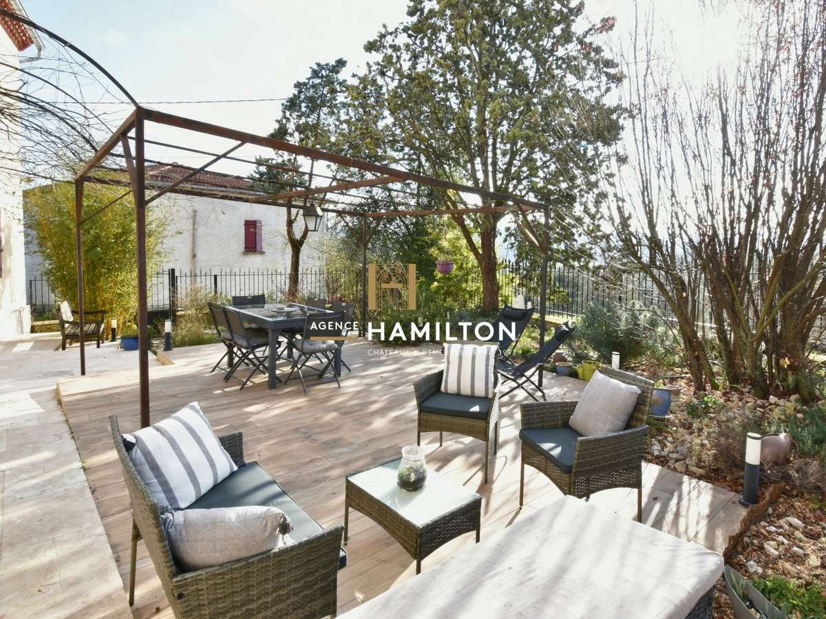 Property Lasgraisses