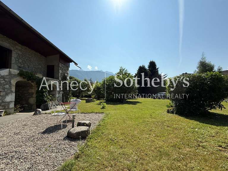 House Lathuile - 4 bedrooms - 230m²