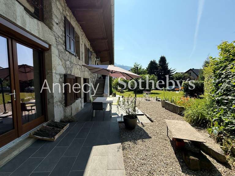 House Lathuile - 4 bedrooms - 230m²