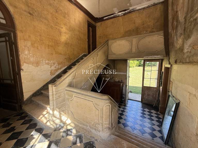 Maison Latresne - 10 chambres - 650m²