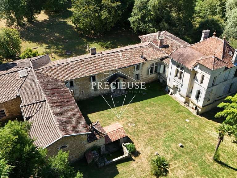 Maison Latresne - 10 chambres - 650m²