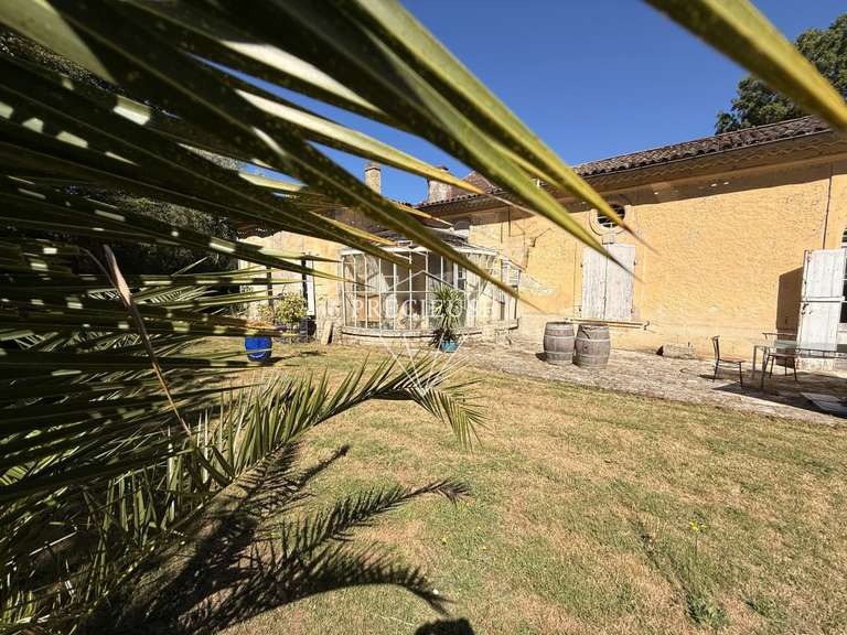Maison Latresne - 10 chambres - 650m²