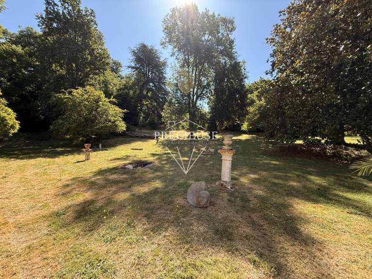Maison Latresne - 10 chambres - 650m²