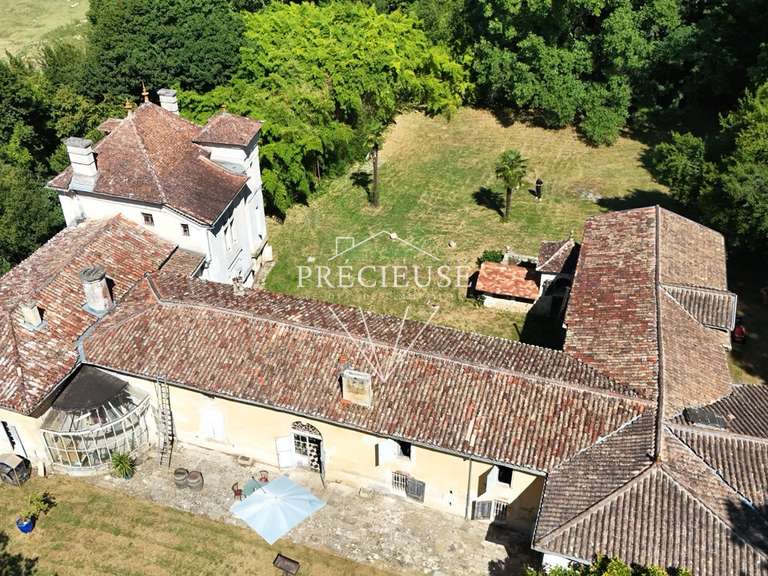 Maison Latresne - 10 chambres - 650m²