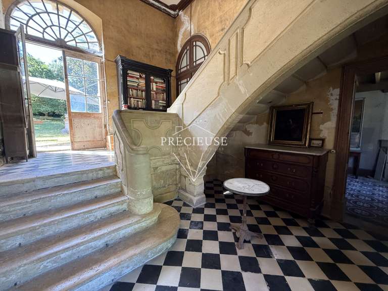 Maison Latresne - 10 chambres - 650m²