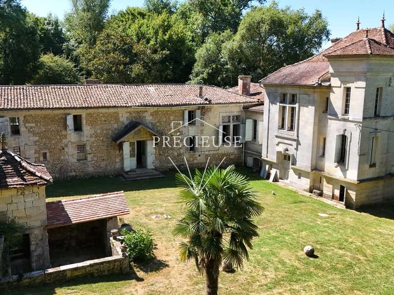 Maison Latresne - 10 chambres - 650m²