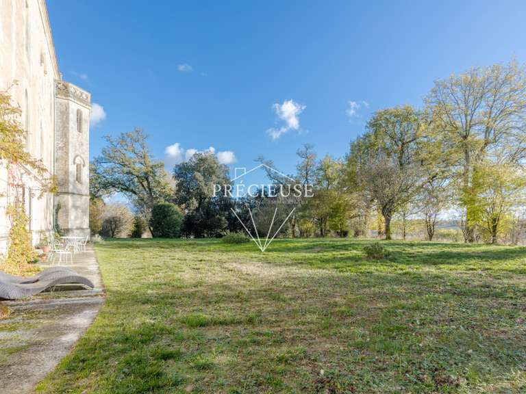 Maison Latresne - 8 chambres - 900m²