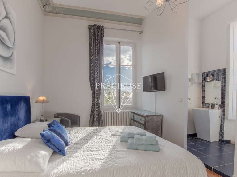 Maison Latresne - 8 chambres - 900m²