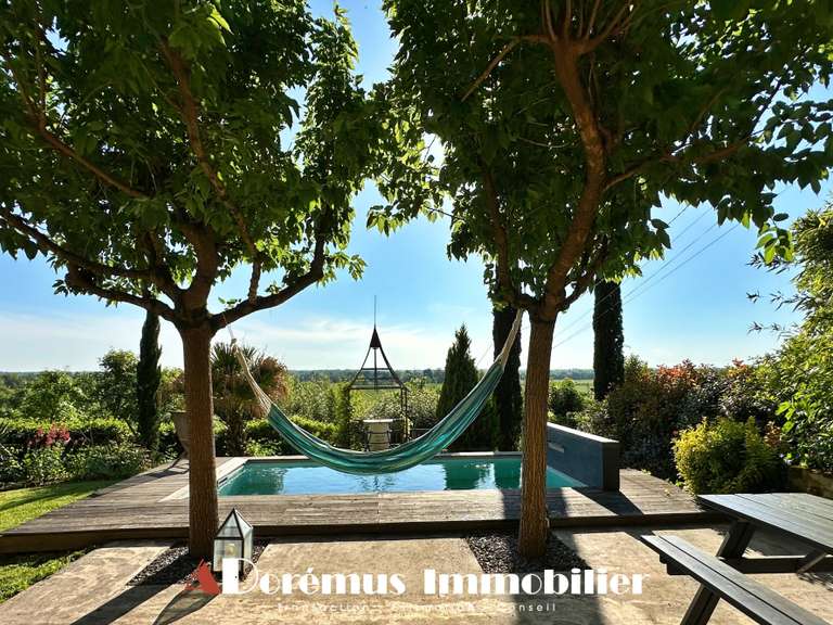 House Latresne - 3 bedrooms - 207m²