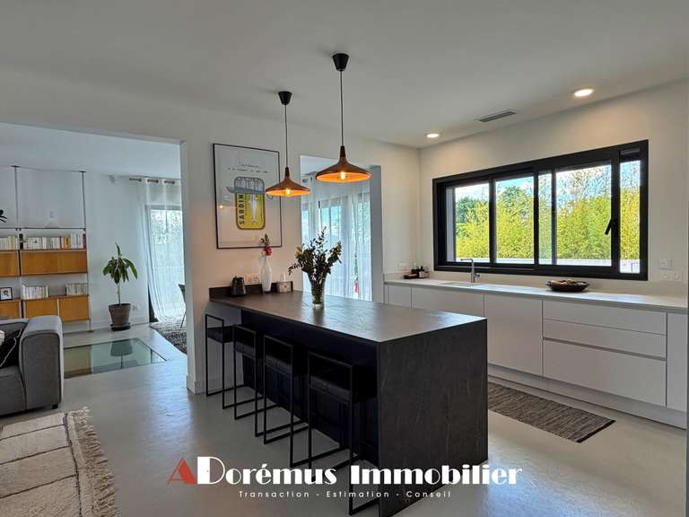 Maison Latresne - 5 chambres - 236m²