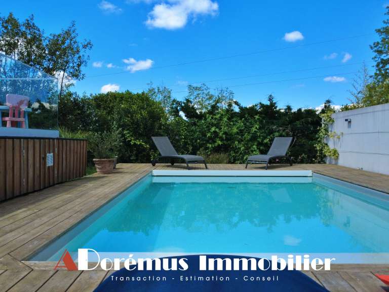 Maison Latresne - 5 chambres - 236m²