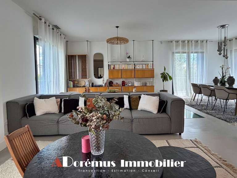 Maison Latresne - 5 chambres - 236m²
