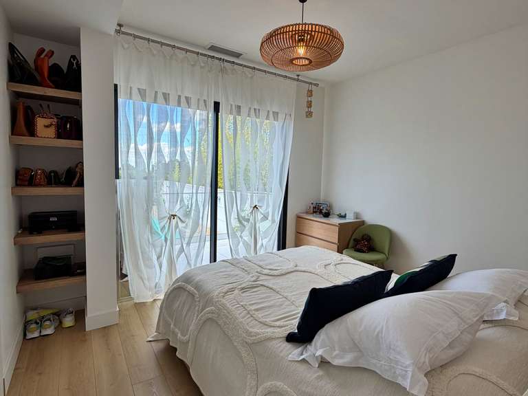 Maison Latresne - 5 chambres - 236m²