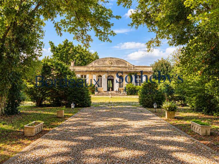 Propriété Latresne - 6 chambres - 700m²