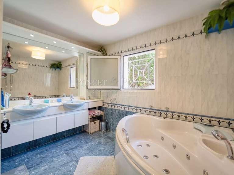 Maison Lattes - 4 chambres - 237m²