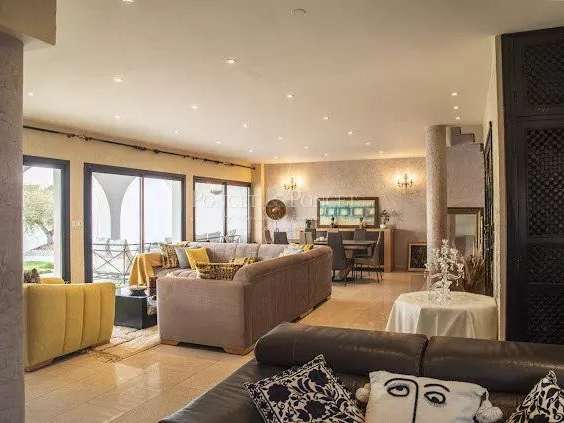 Maison Lattes - 6 chambres - 291m²