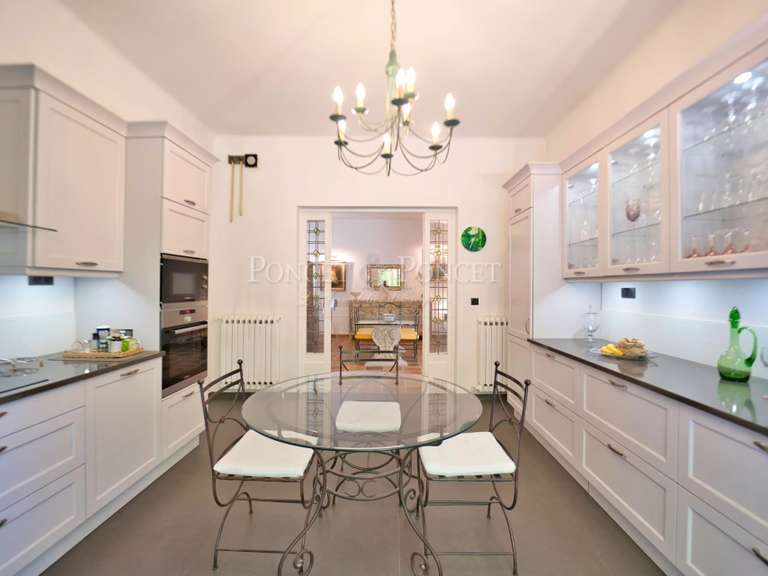 House Lattes - 8 bedrooms - 566m²