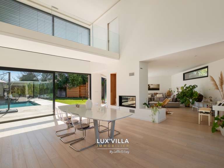 Villa Lattes - 8 chambres - 447m²