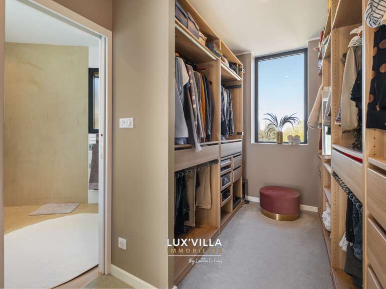 Villa Lattes - 8 chambres - 447m²