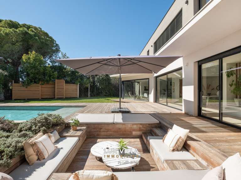 Villa Lattes - 8 chambres - 447m²